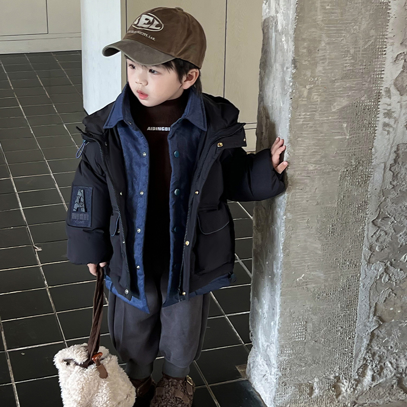 实体反季亏本清仓儿童羽绒服男童中小童加厚外套防牛仔拼色时尚