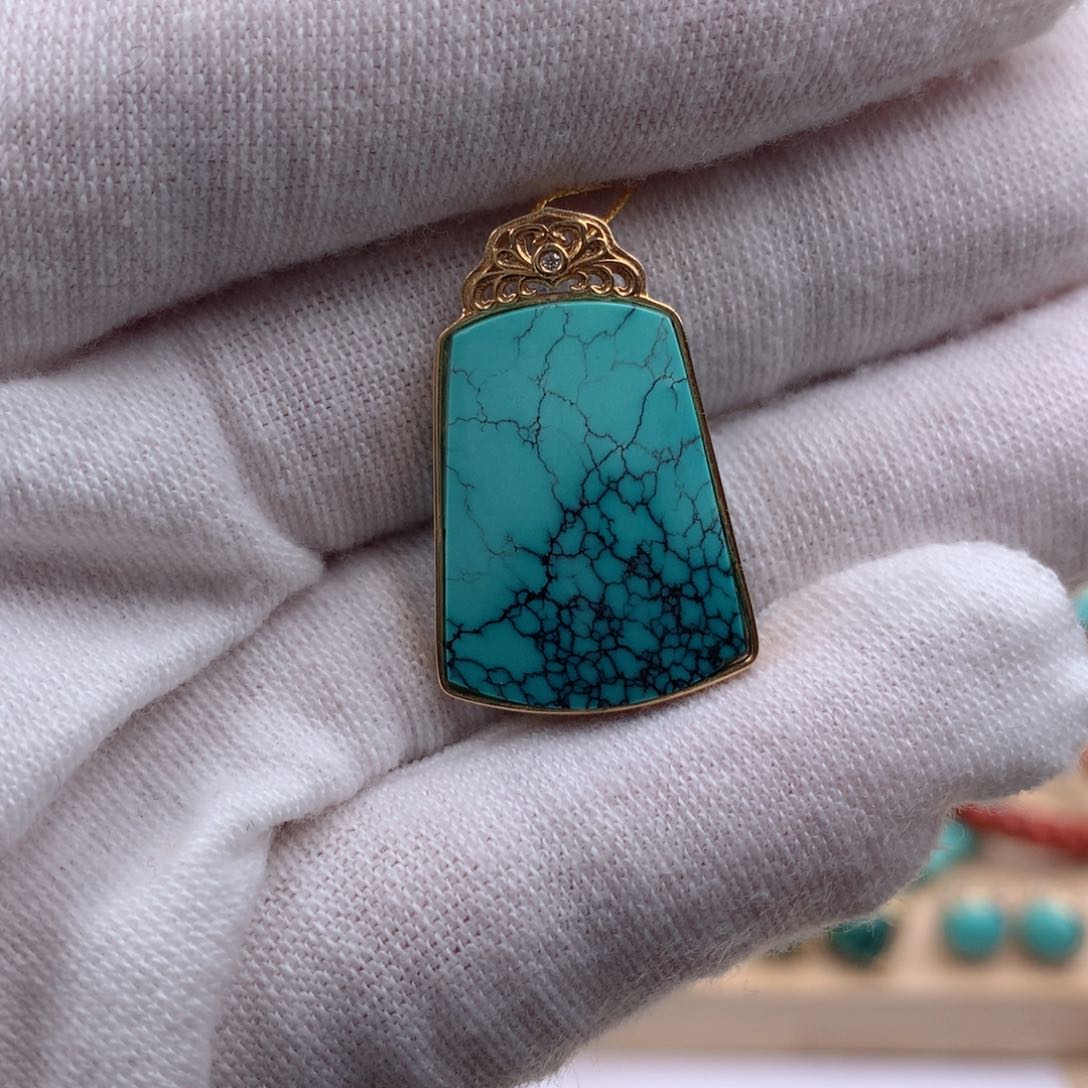 绿松石珠宝奇石18K金镶嵌