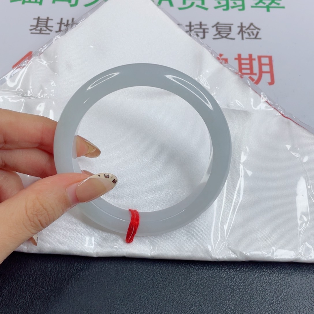 *****翡翠未镶嵌手镯冰条