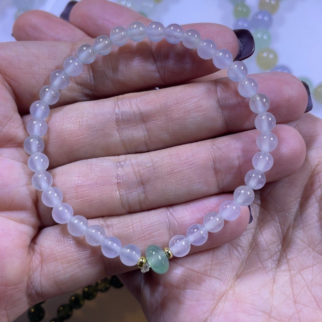 翡翠颈饰未镶嵌珠串