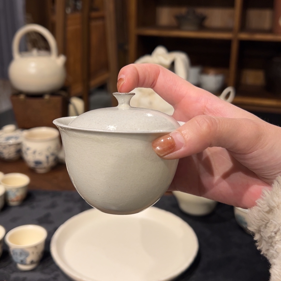 摆件陶瓷。     陶瓷。    