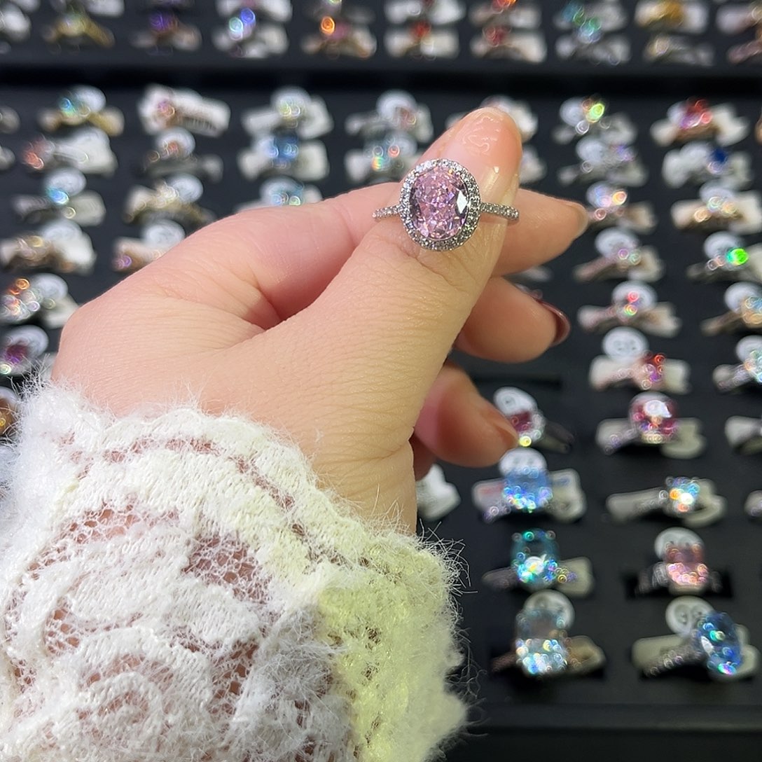 莫桑石非金属SH K白微镶粉冰花鸽子蛋三卡（备注指围）