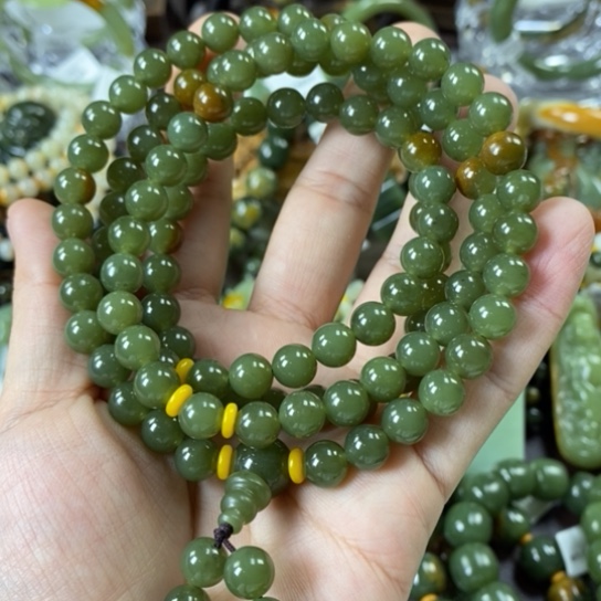 透闪石质玉108粒未镶嵌