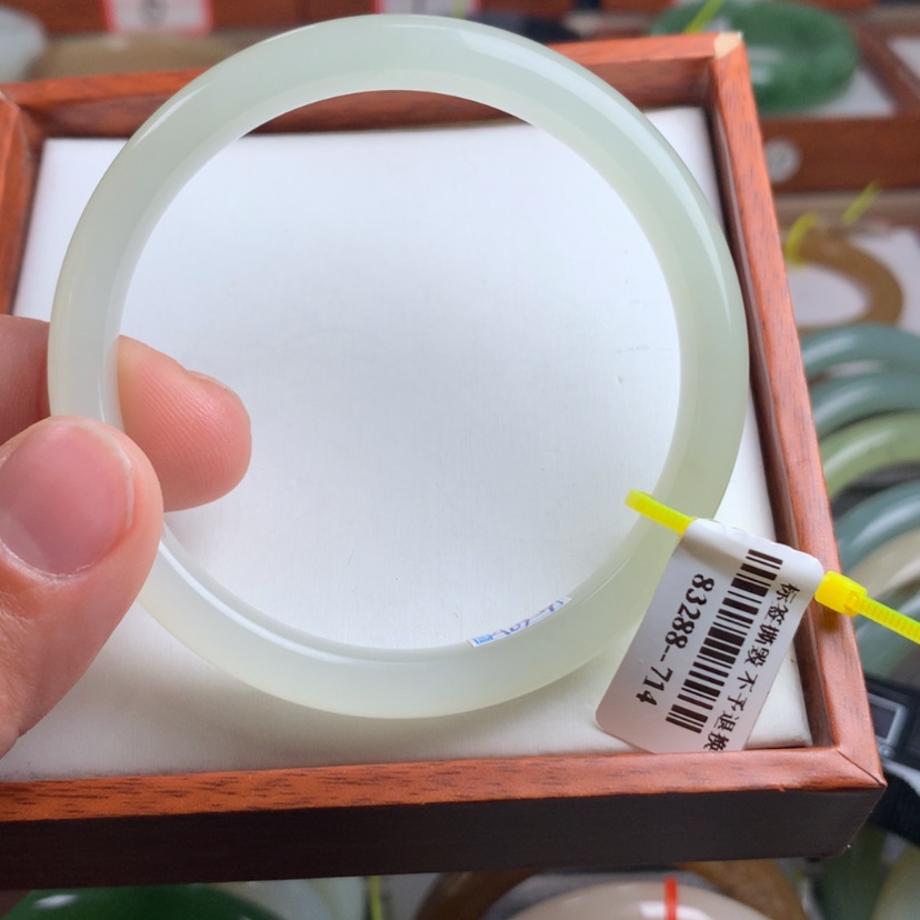 【闪购商品】和田玉手镯未镶嵌