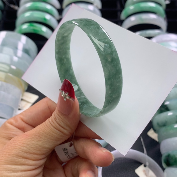翡翠未镶嵌手镯公主54+