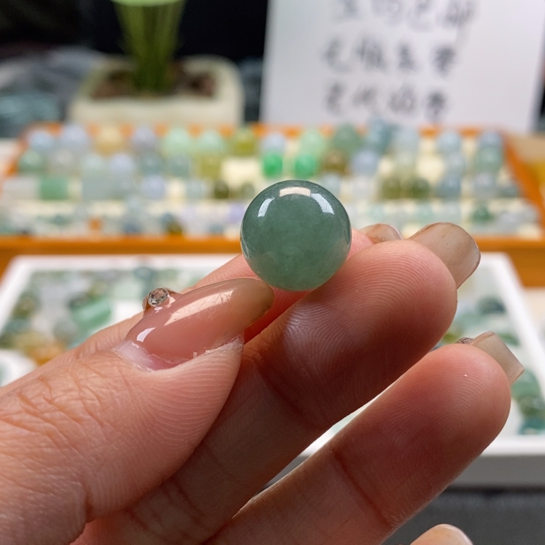 翡翠散珠天然翡翠湖水绿13.1