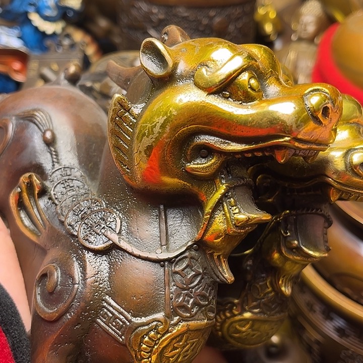 精美铜器批发档口