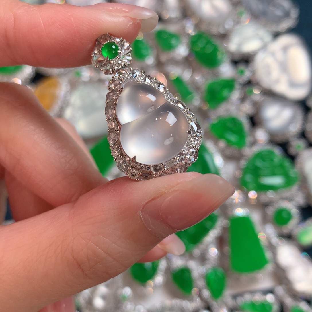 翡翠颈饰18K金镶嵌土****茶葫芦