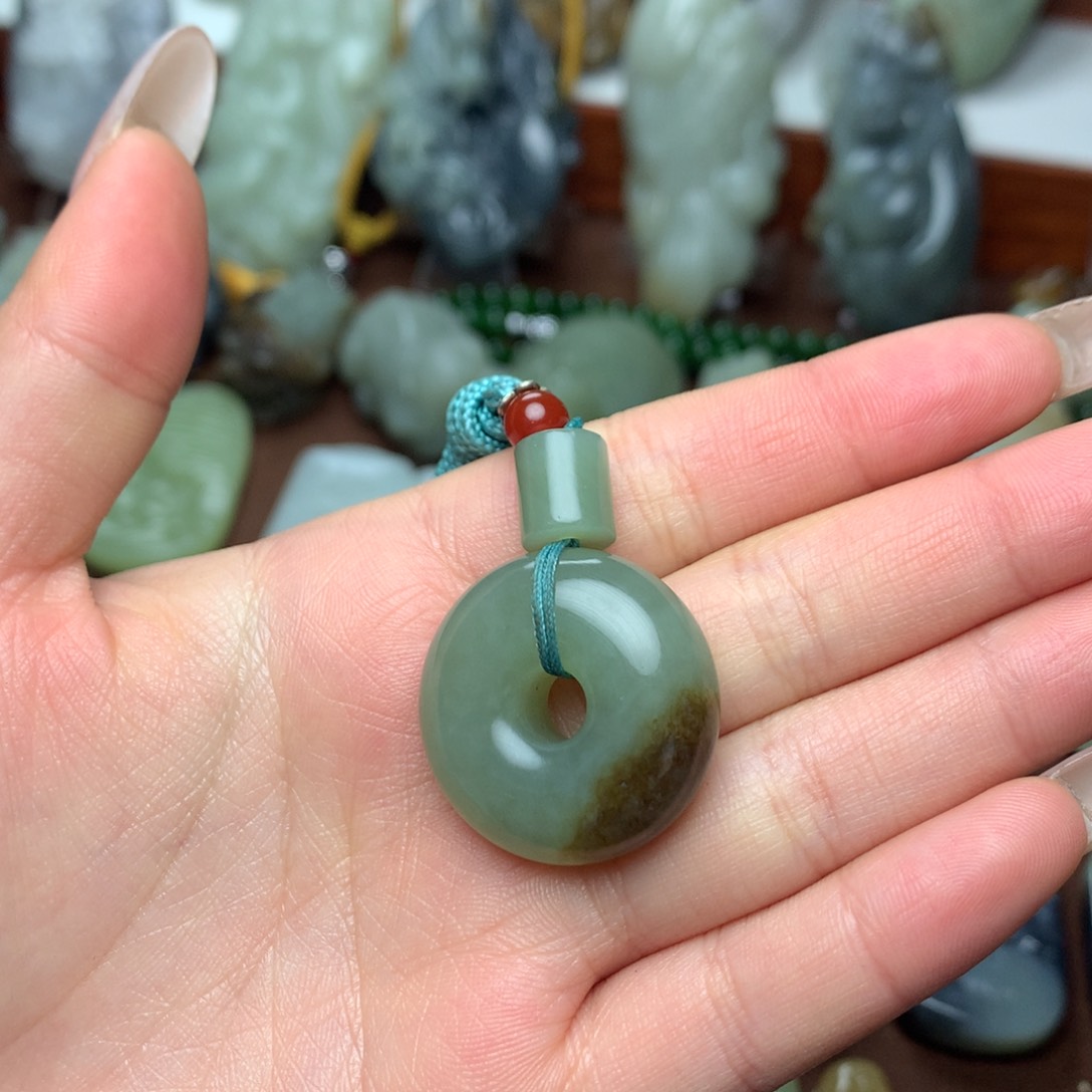 和田玉挂件未镶嵌