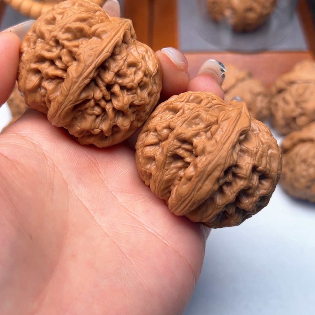 文玩核桃把件红锦鲤46丽