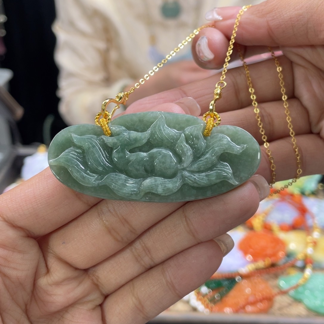 翡翠颈饰未镶嵌代编织