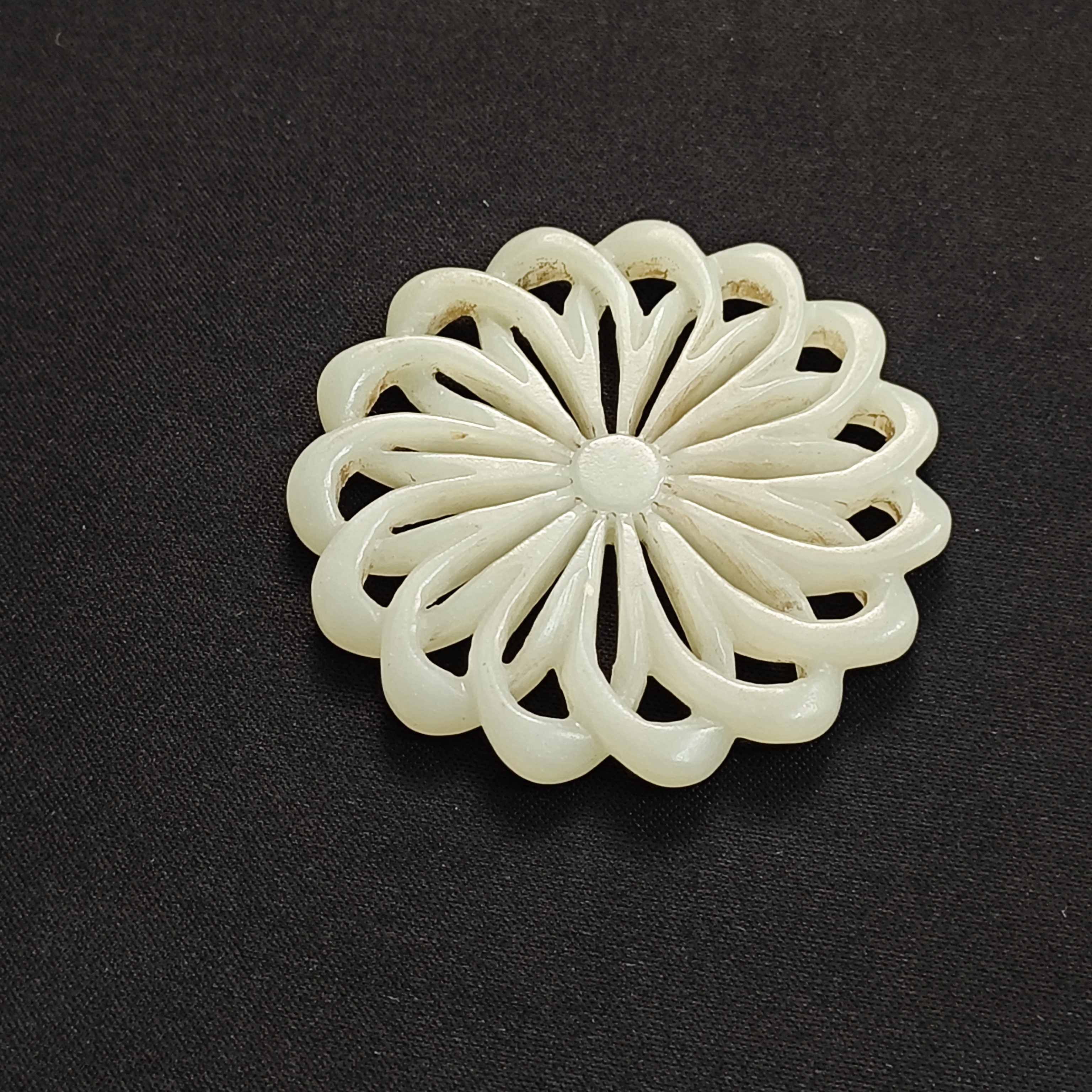 RC0841清代和田白玉花型佩