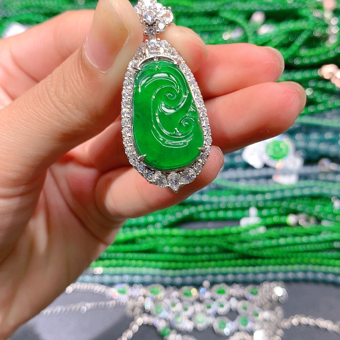 翡翠手串未镶嵌天然翡翠