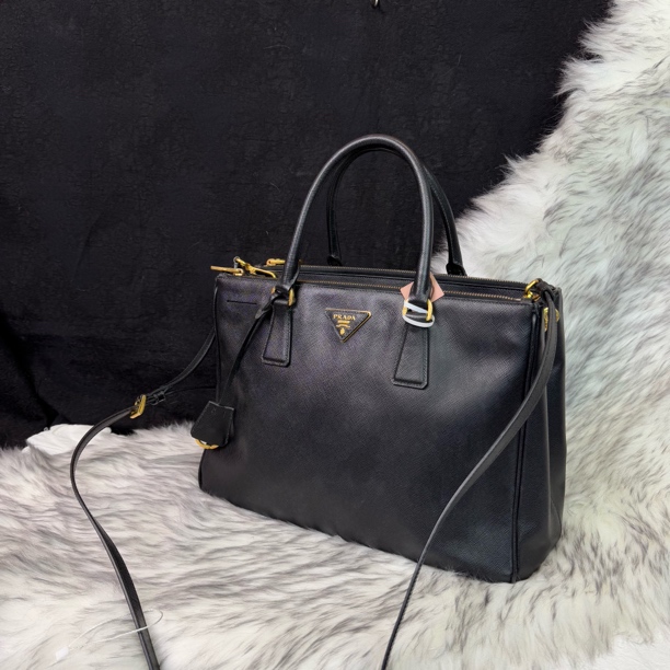 95新 Prada/普拉达 黑金杀手十字纹手提斜挎包