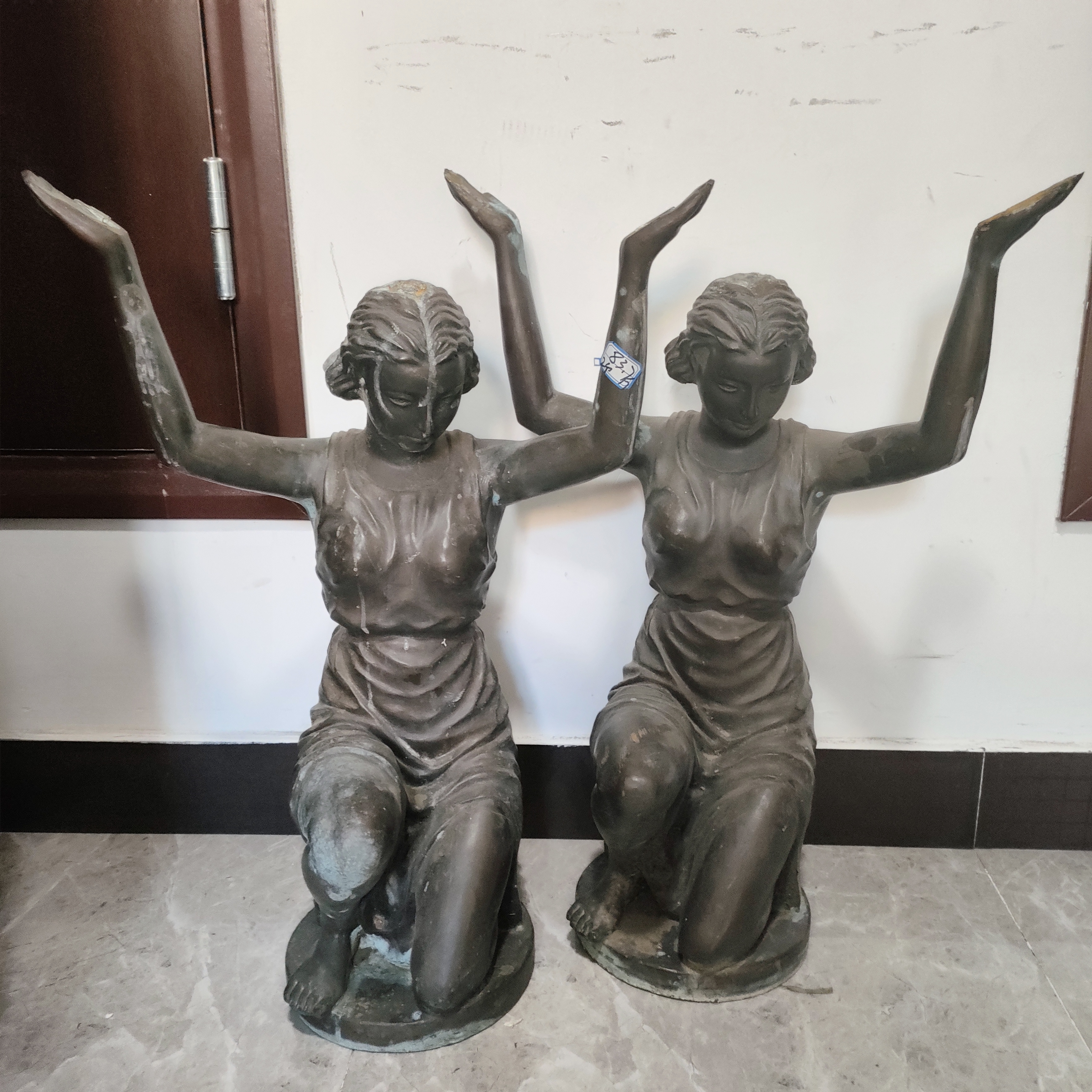 家居饰品摆件 黄铜材质人物灯座两个一起重量83.6斤