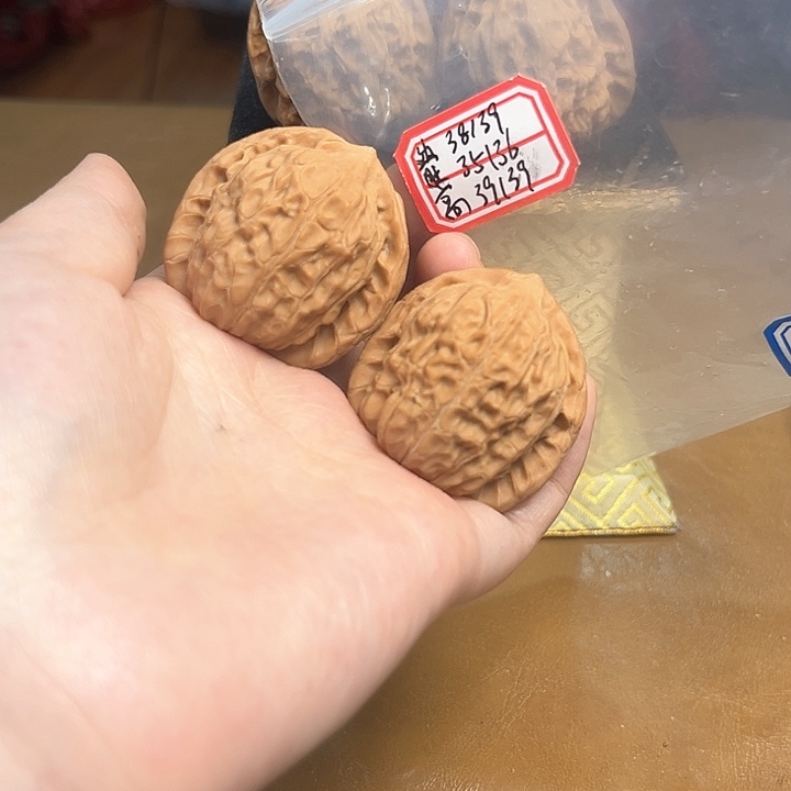 把件文玩核桃非嫁接将军帽有虫眼