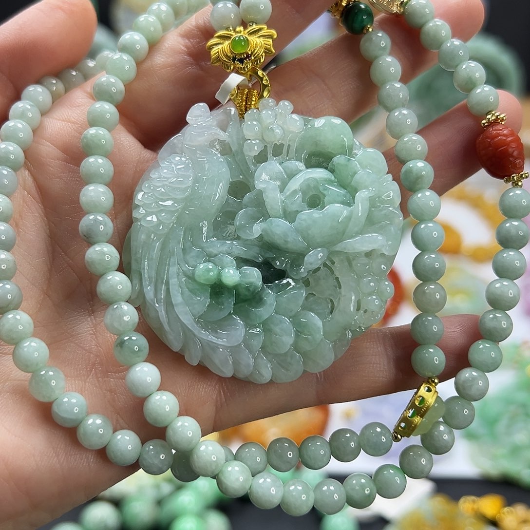 翡翠未镶嵌颈饰吊坠