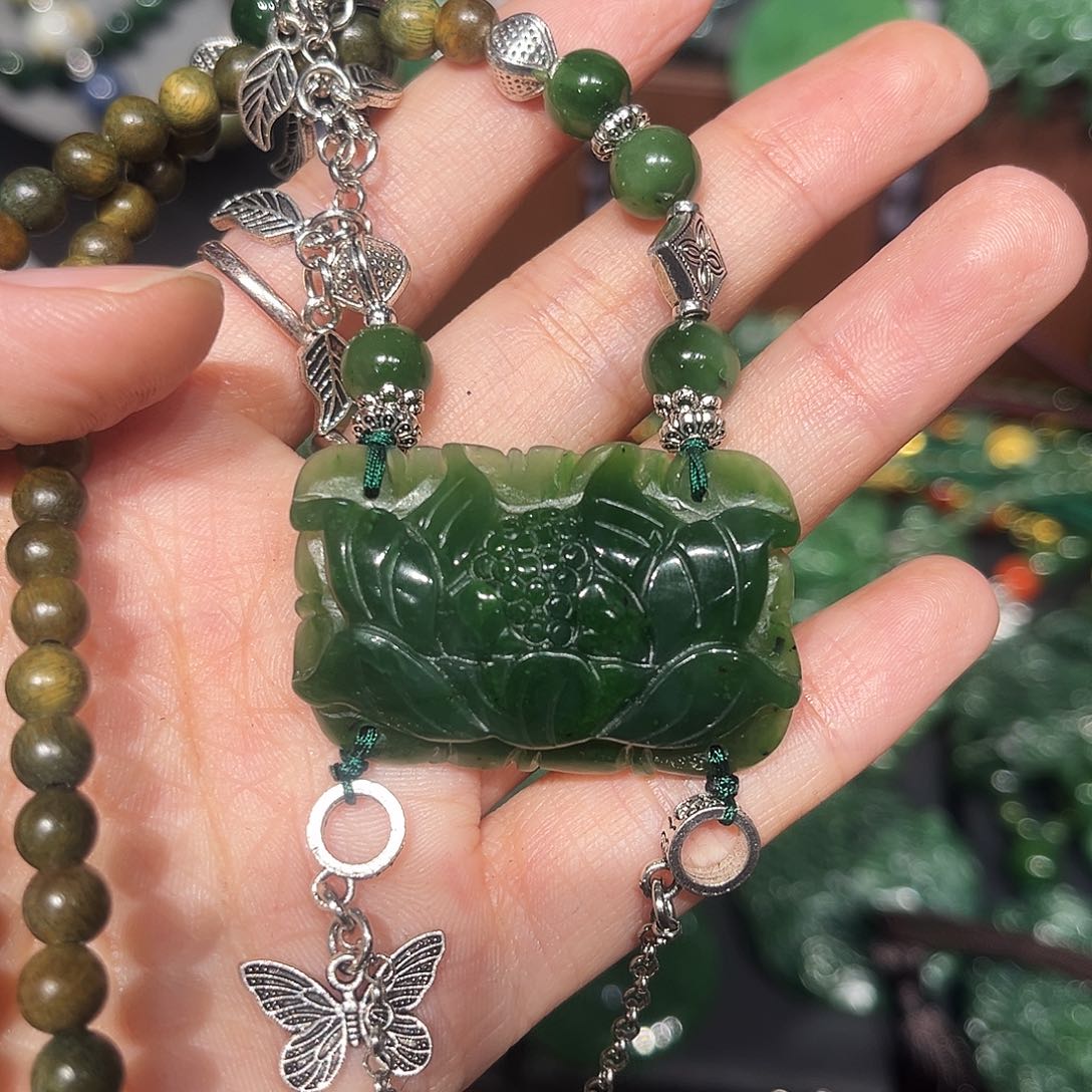 颈饰未镶嵌和田玉