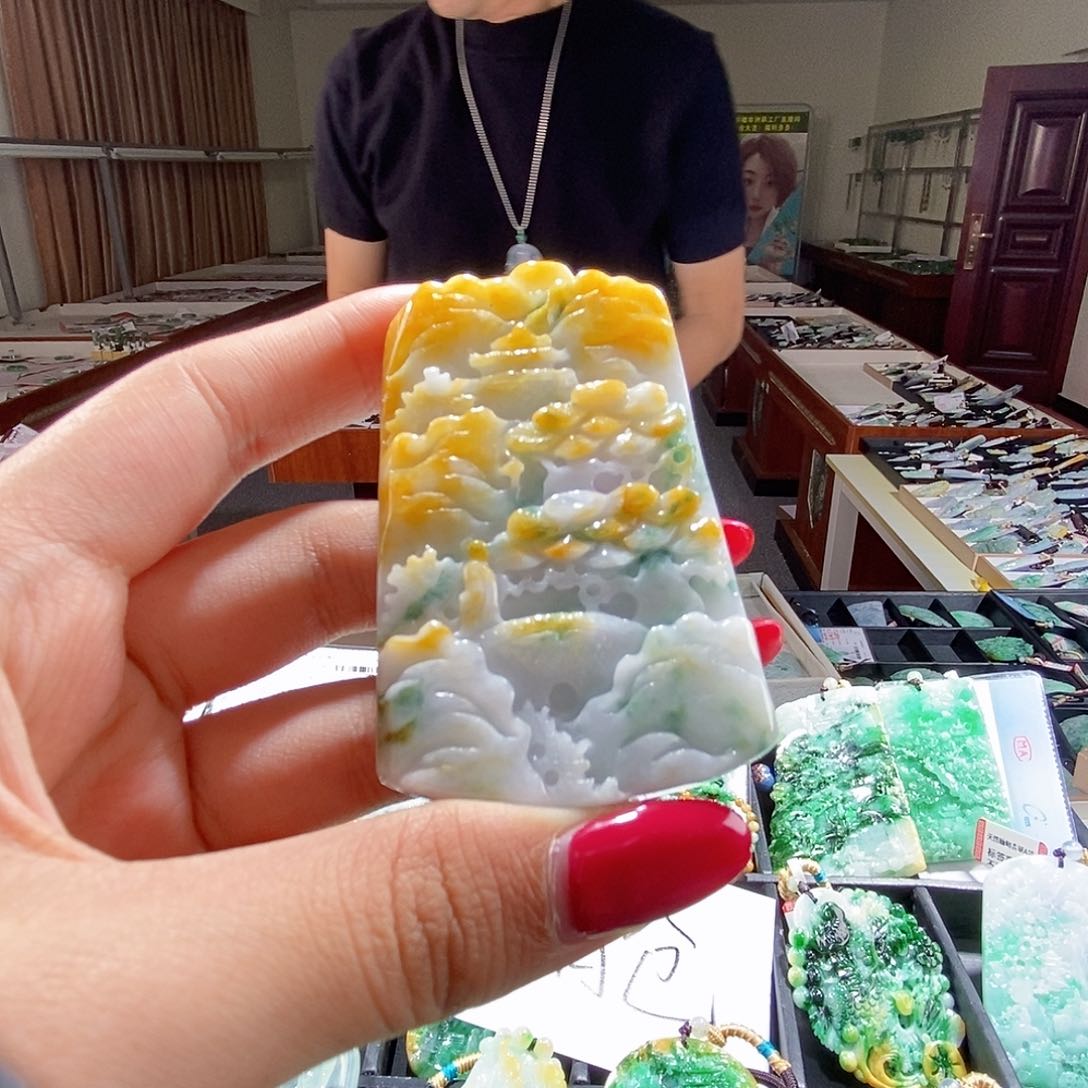 翡翠未镶嵌颈饰翡翠