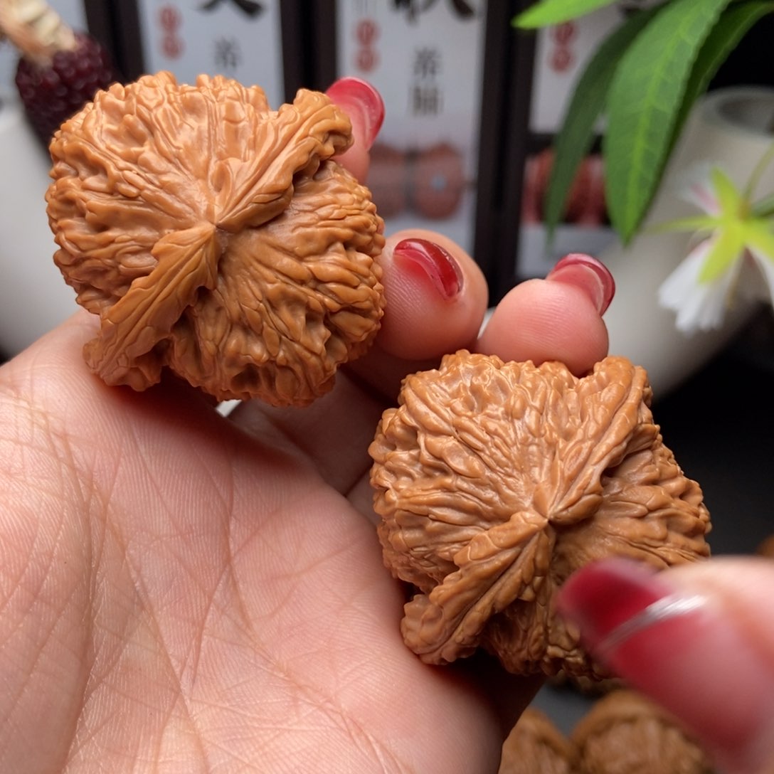 文玩核桃把件三角白