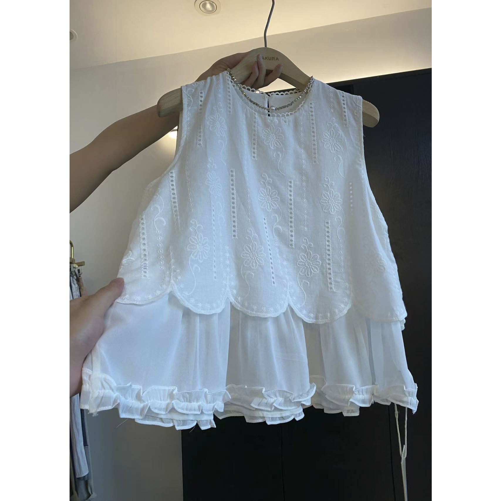 璎婲sᴀᴋᴜʀᴀ【栀子诗序】岚韩系花边领刺绣拼接下摆木耳边无袖衬衫