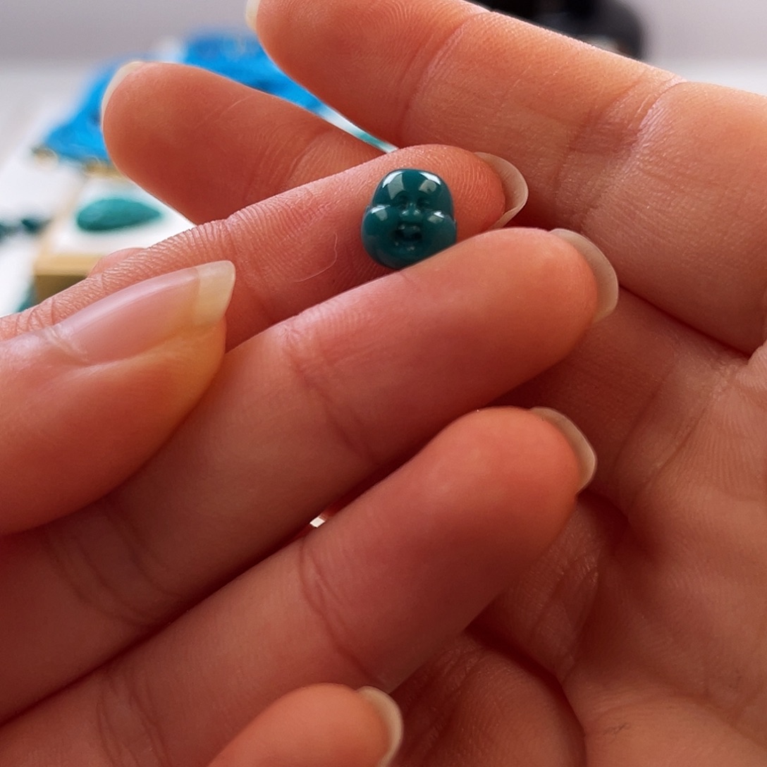 绿松石未镶嵌把件