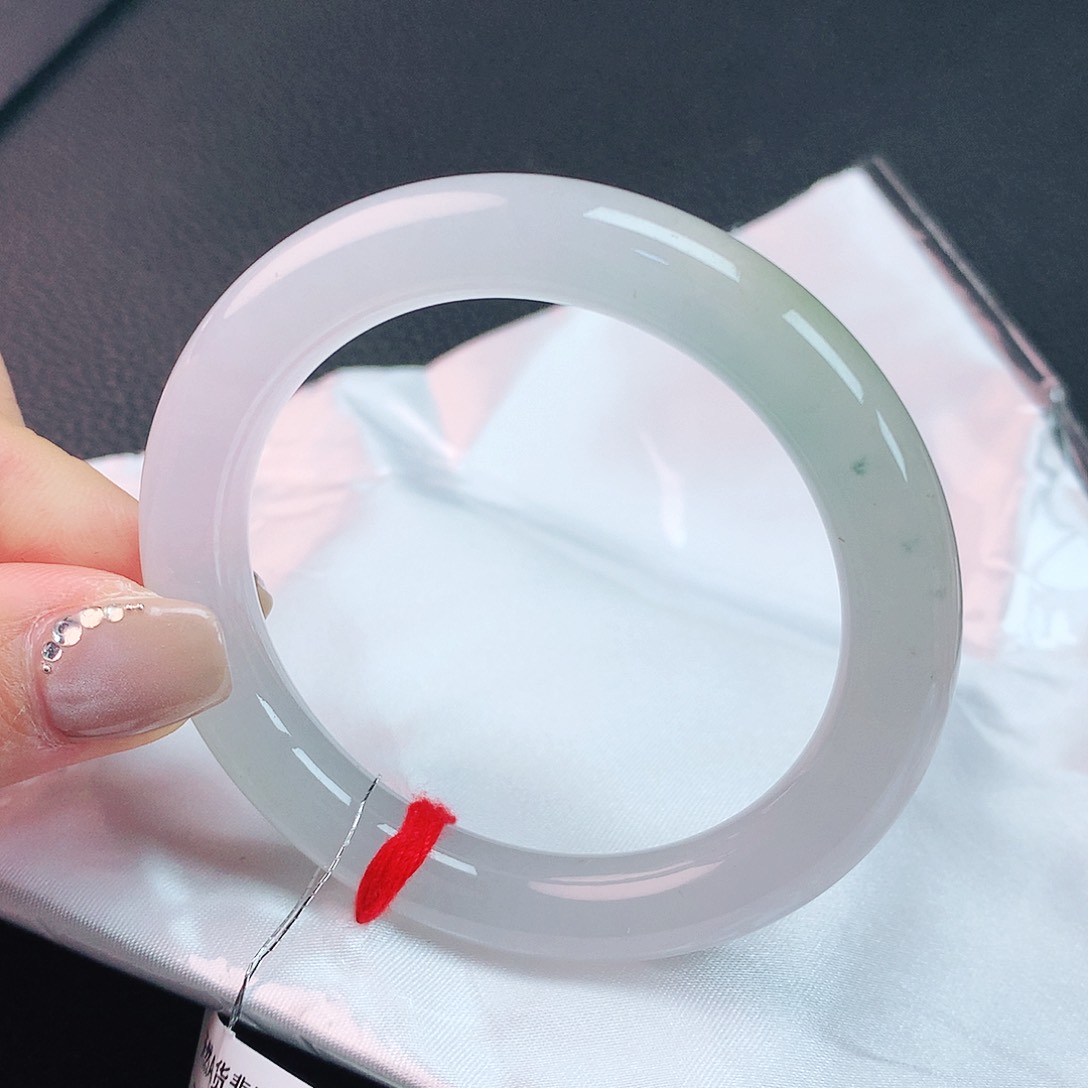 翡翠手镯未镶嵌50圈