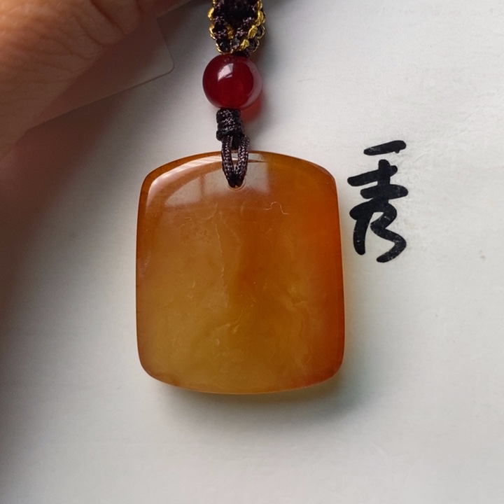 未镶嵌琥珀珠宝奇石