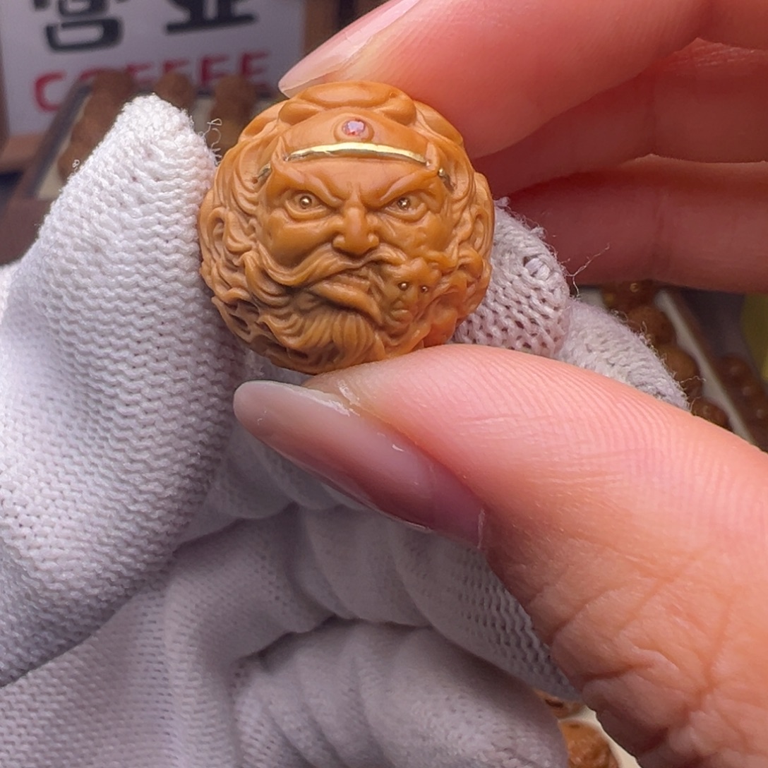 猴头核桃把件镶嵌款钟馗美女全品有正常封口线