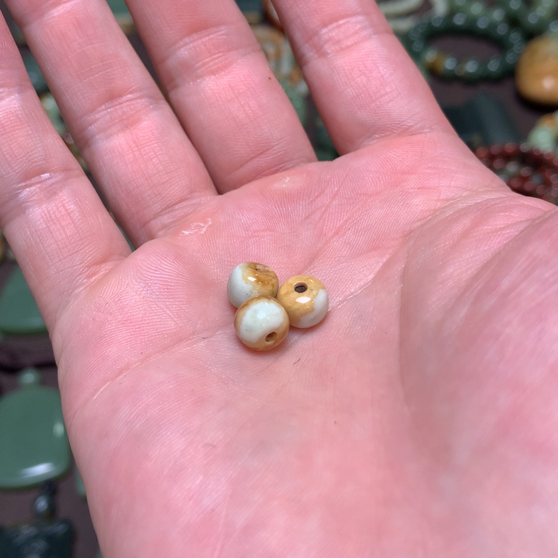 一****岫岩河磨玉（透闪石质玉）未镶嵌珠宝半成品