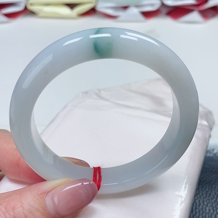 翡翠手镯未镶嵌缅甸翡翠