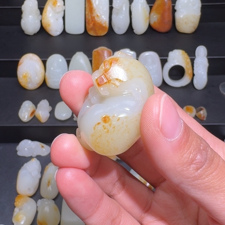 和田玉颈饰未镶嵌其*