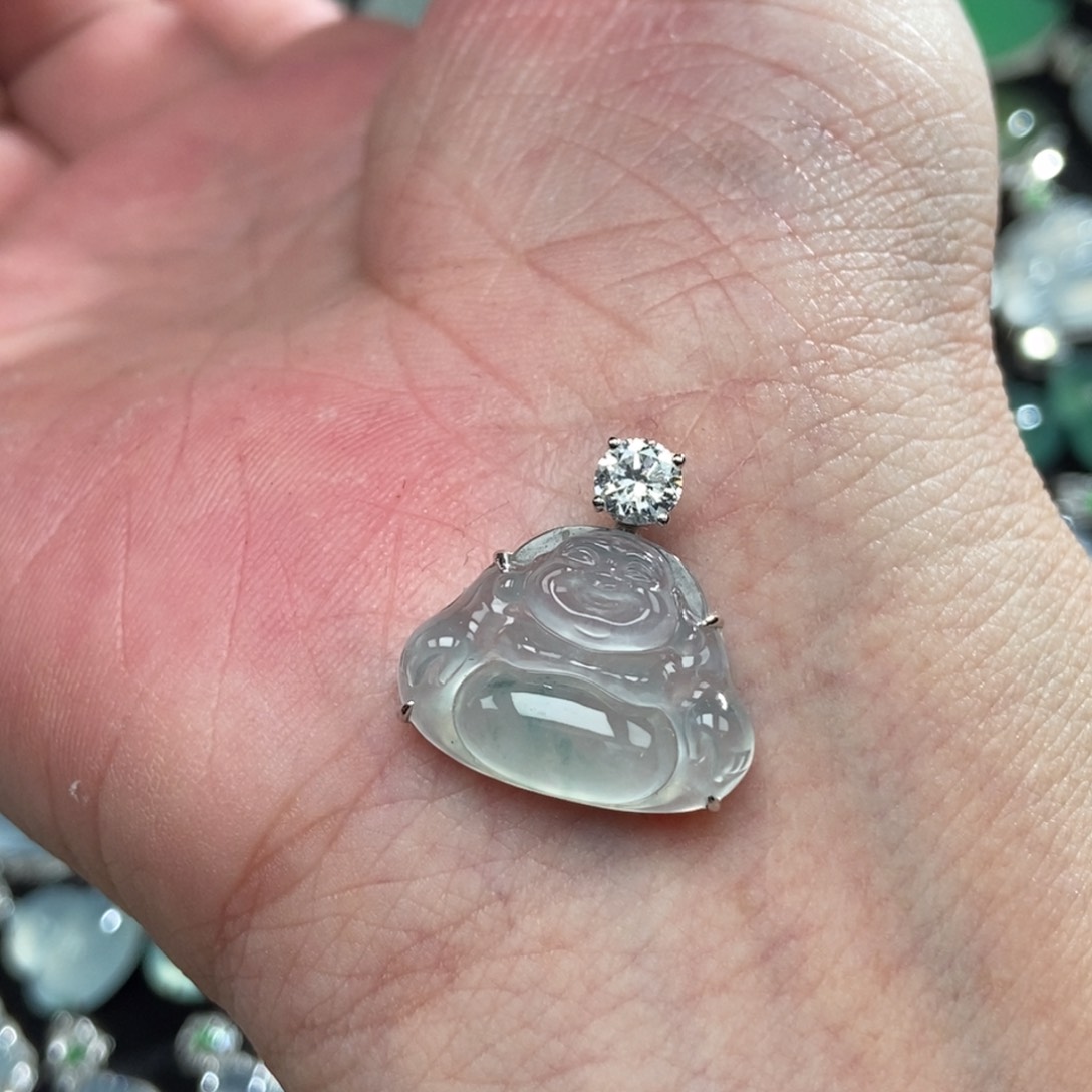 颈饰18K金镶嵌翡翠佛公