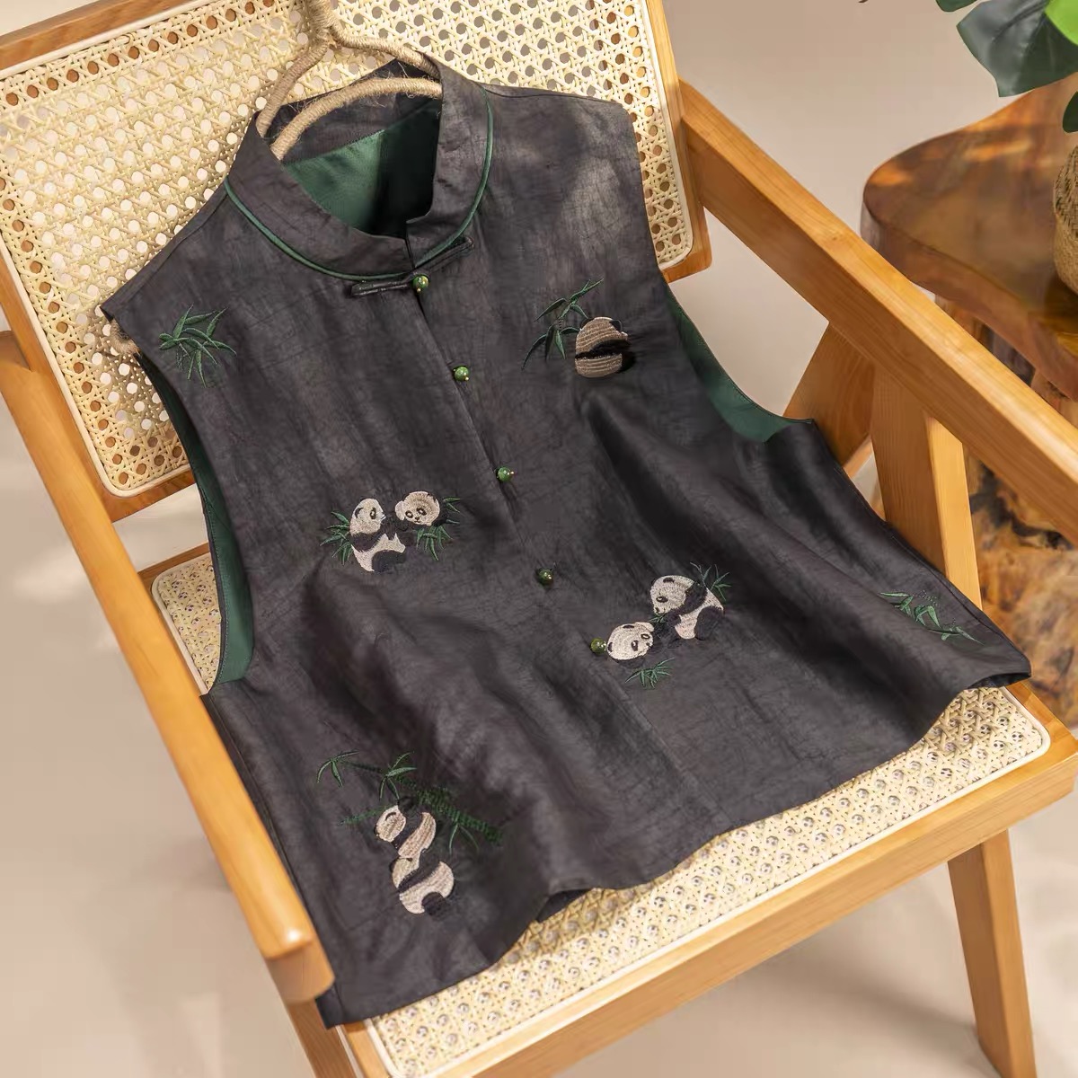 M09新中式国风版熊猫刺绣时尚百搭马甲