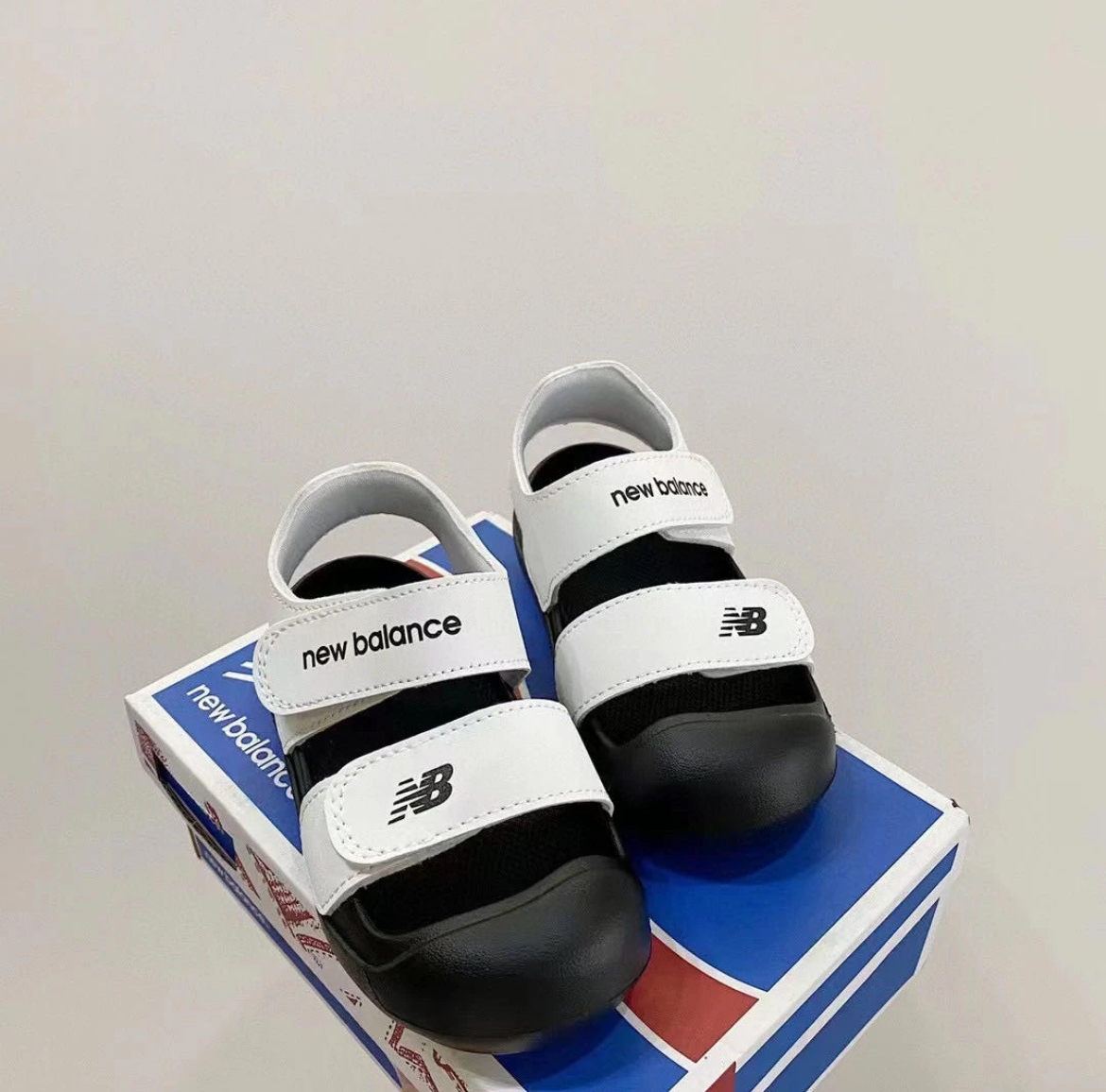 【B】 New Balance 鞋子系列 K8809W1I