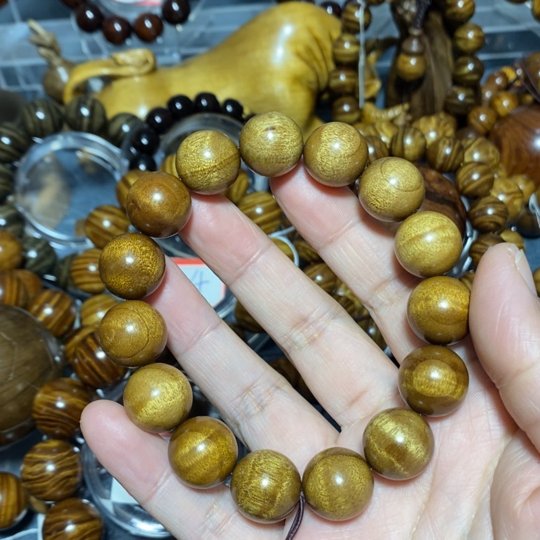 金丝楠木雕工艺品15