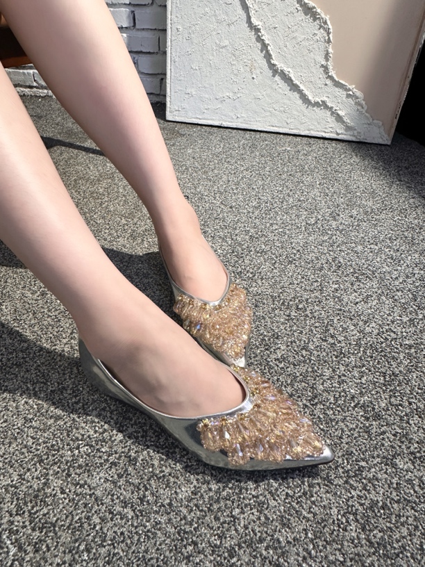 【星芒织梦】轻奢～手工 2025新款闪耀水钻尖头平底单鞋 