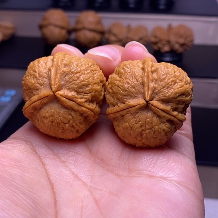 文玩核桃把件满天星三楞20