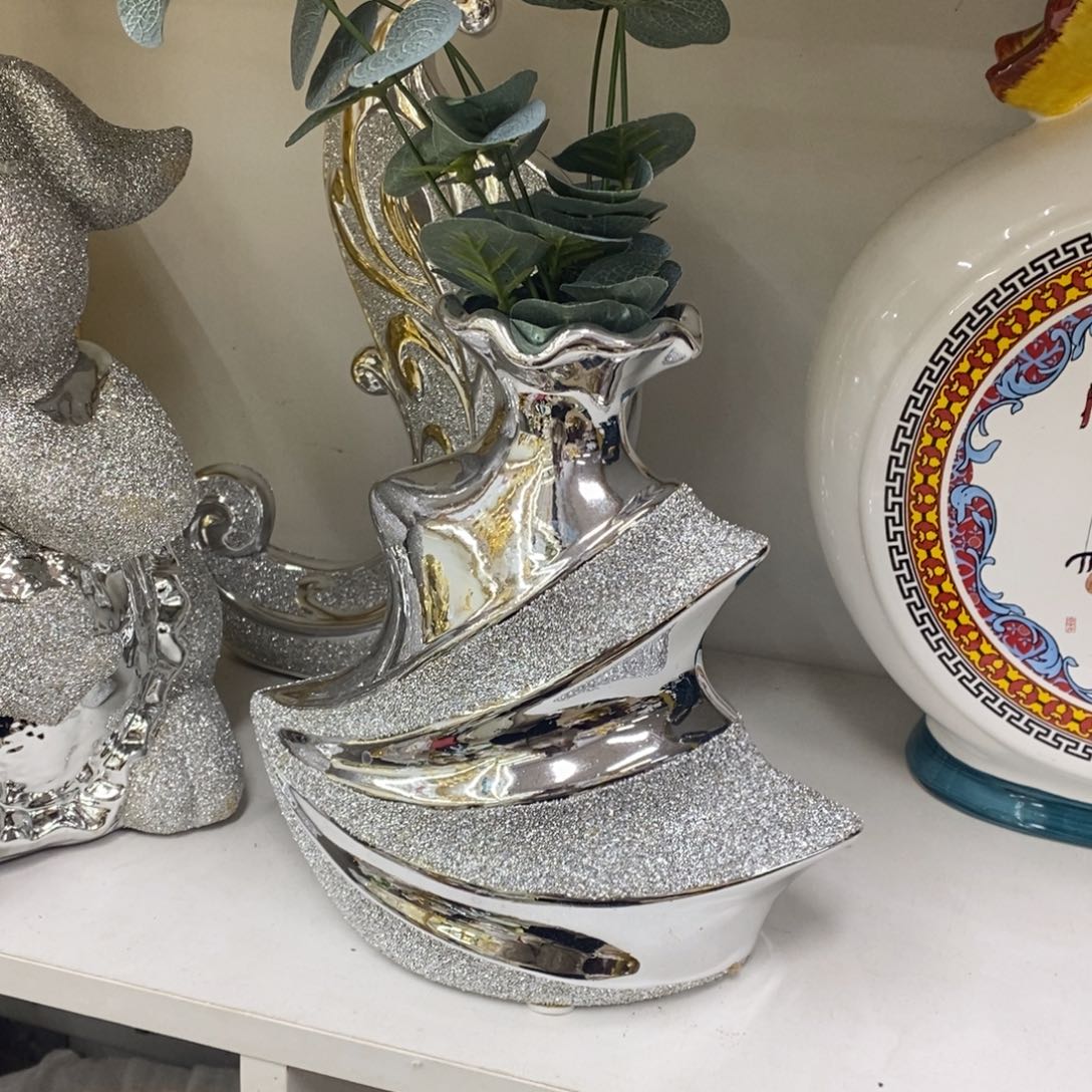 摆件陶瓷材料花瓶摆件