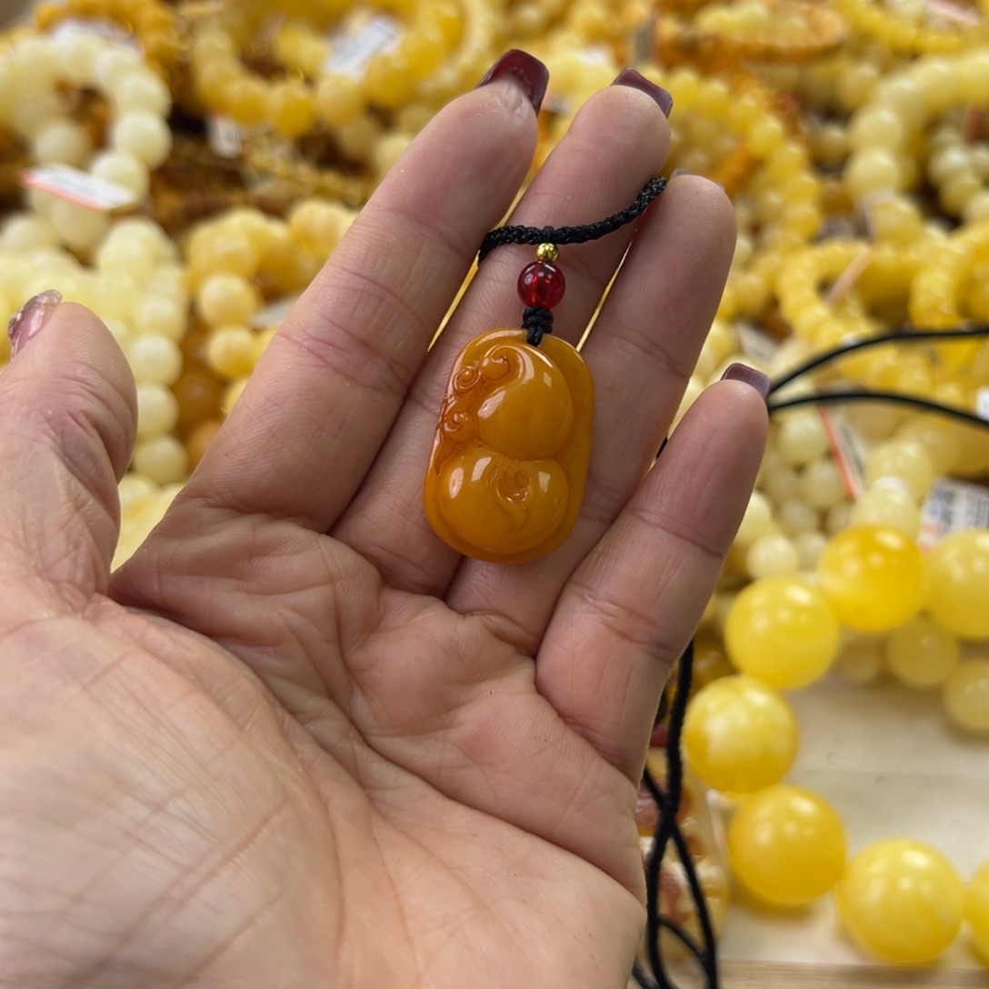 琥珀珠宝奇石未镶嵌