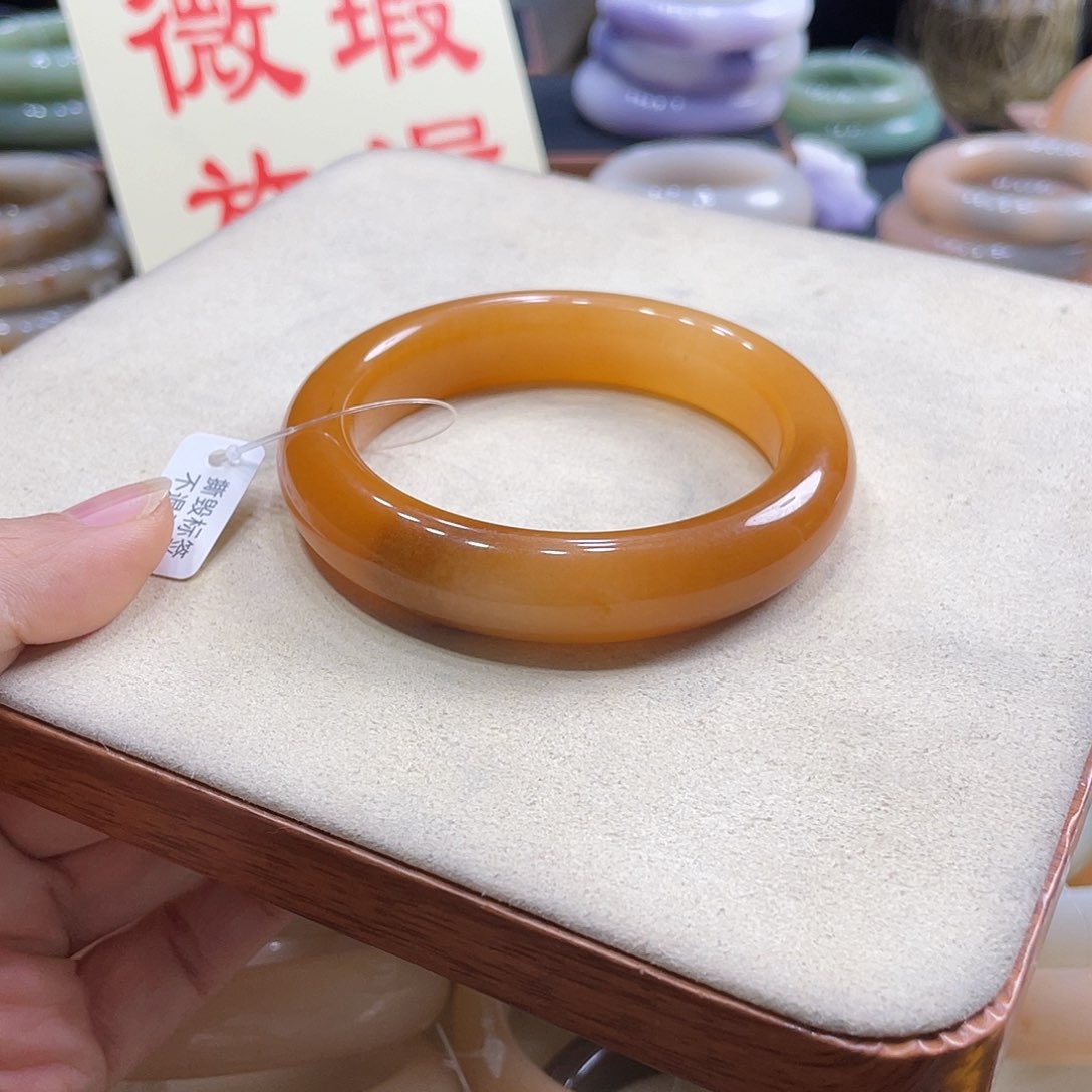 未镶嵌手镯石英岩玉懂*