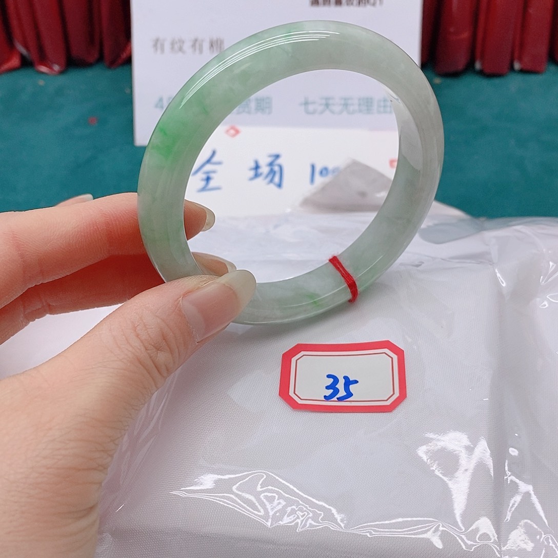 翡翠手镯未镶嵌最**光355555555
