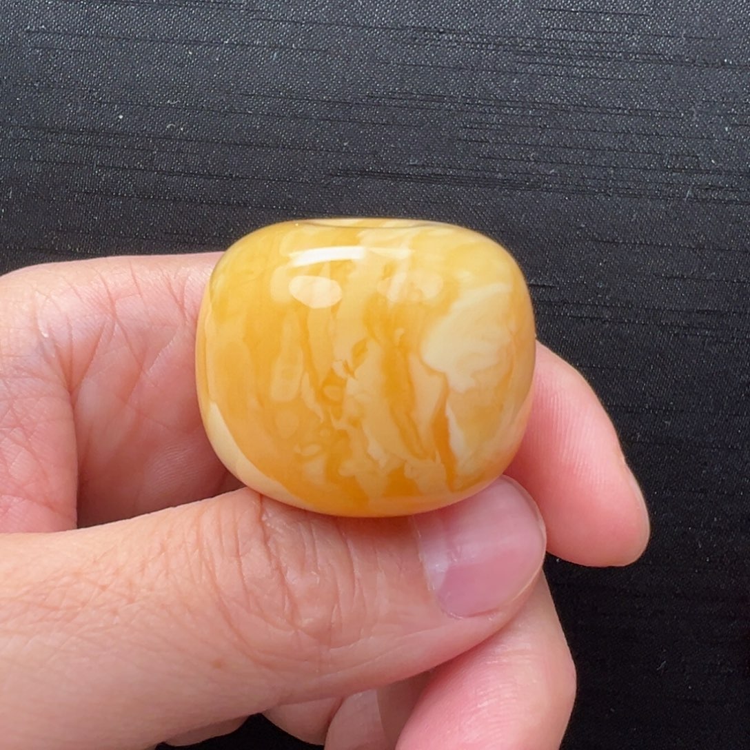 未镶嵌琥珀裸石浓奶粉小墩子