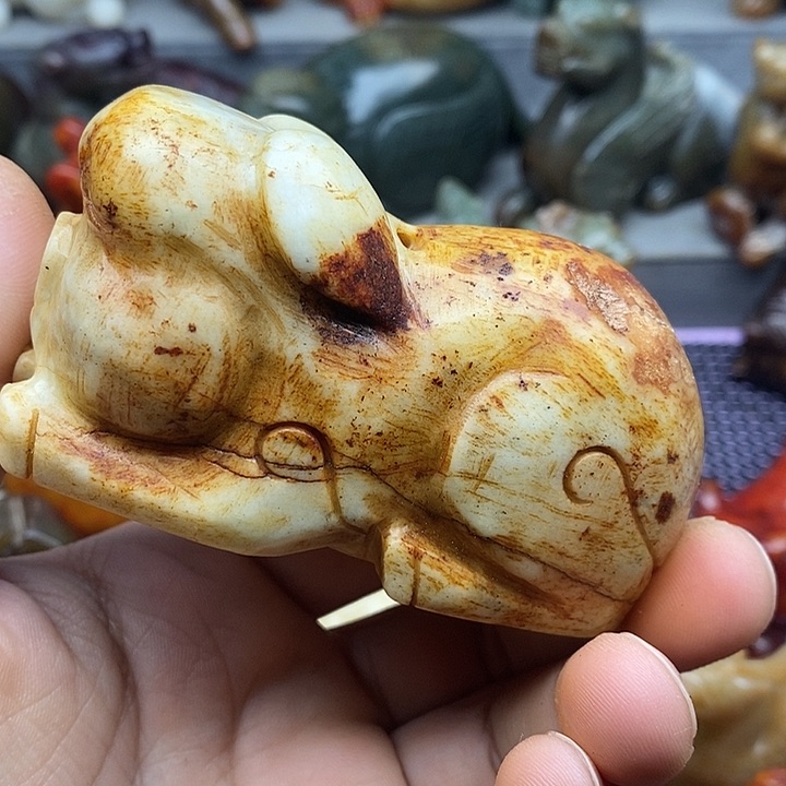 未镶嵌蛇纹石玉颈饰