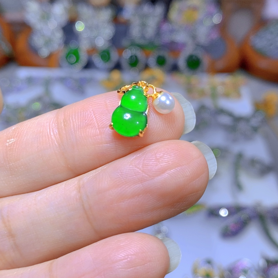 翡翠颈饰银S925镶嵌天然翡翠