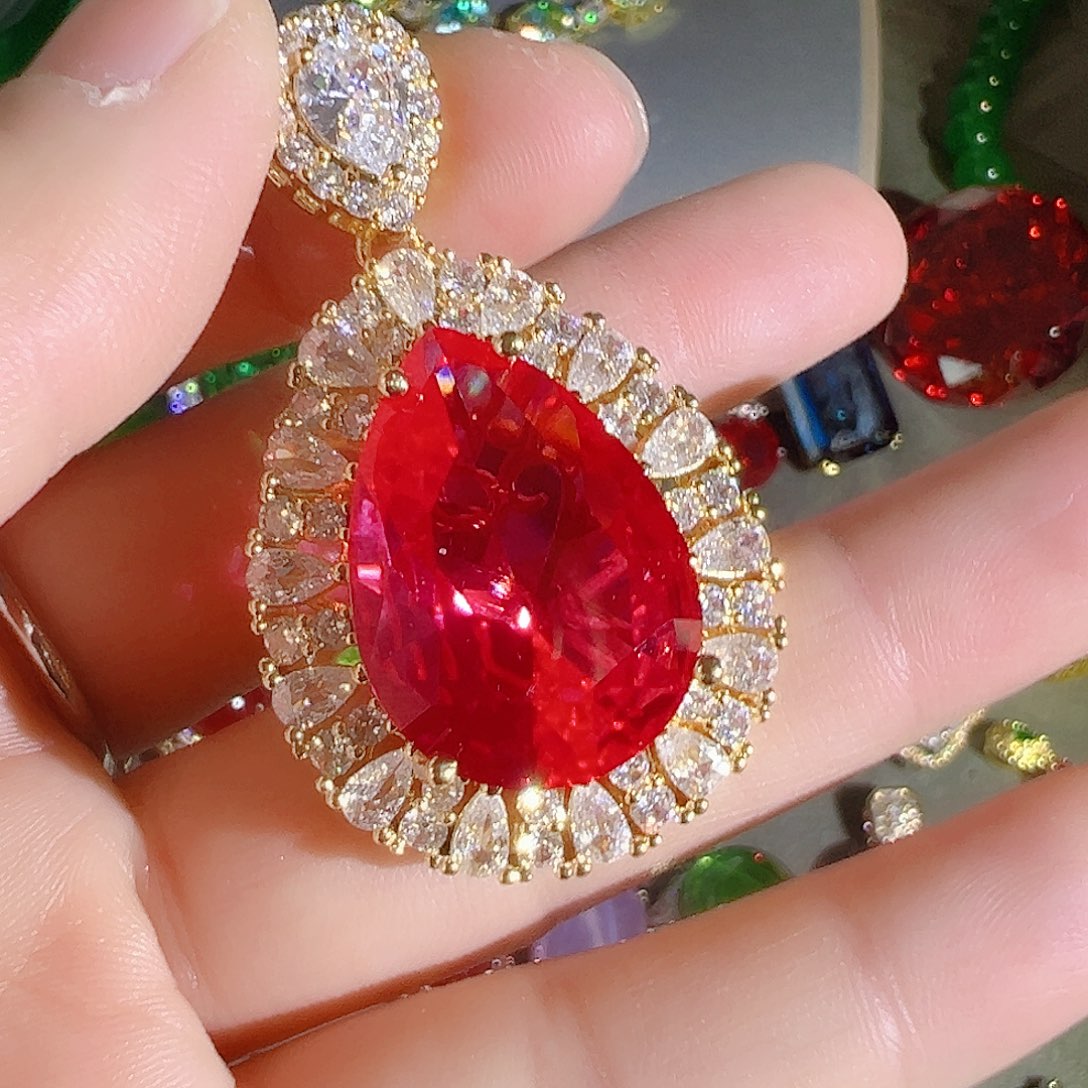 花岗石钨合金红色蓝色吊坠