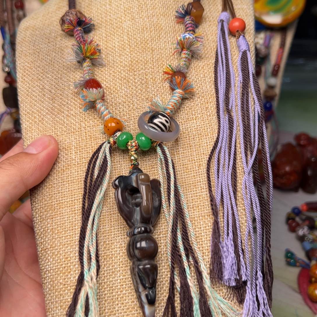 玛瑙/玉髓颈饰未镶嵌