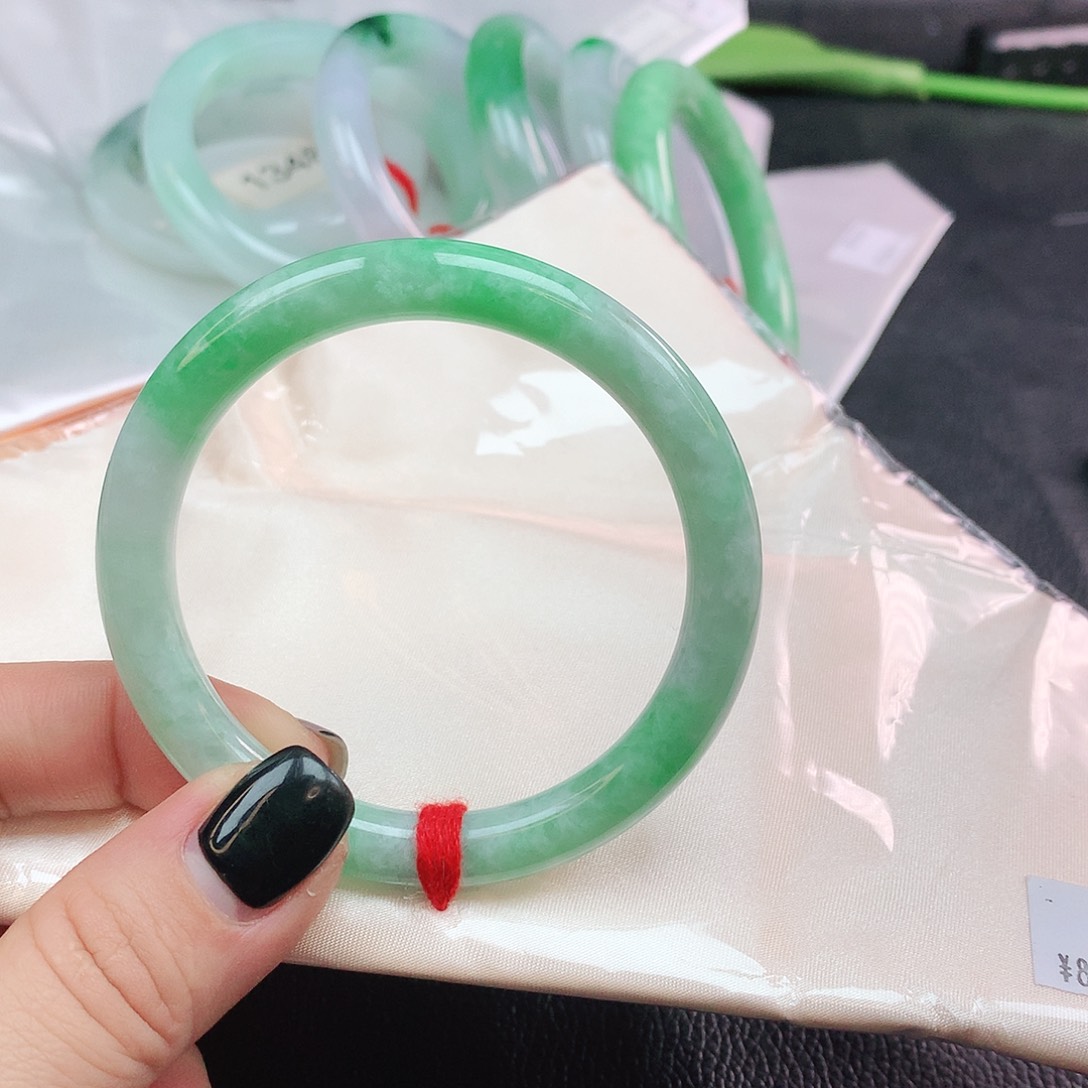 翡翠手镯（圆镯）未镶嵌882475