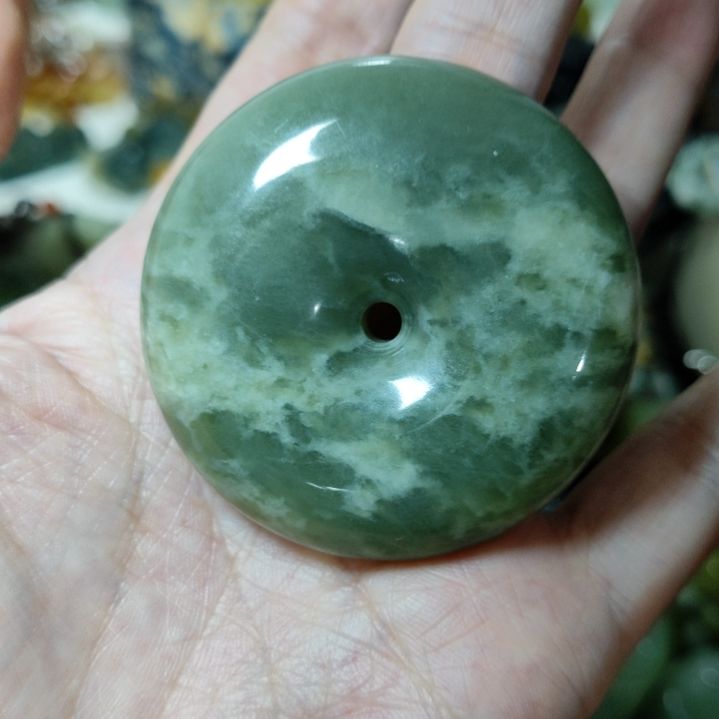 岫玉未镶嵌平安扣