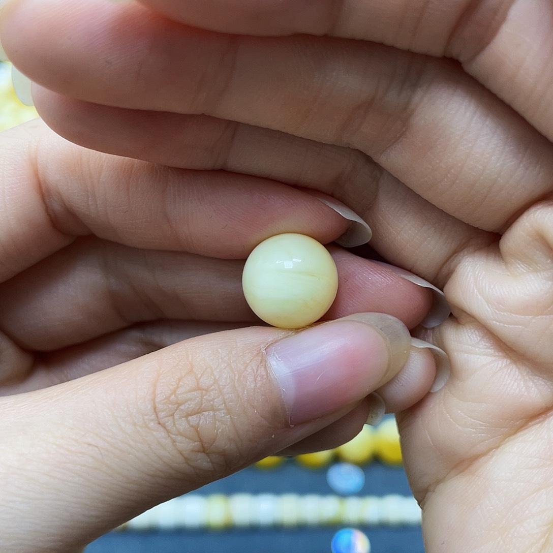 蜜蜡裸石未镶嵌沁色圆珠12.4mm